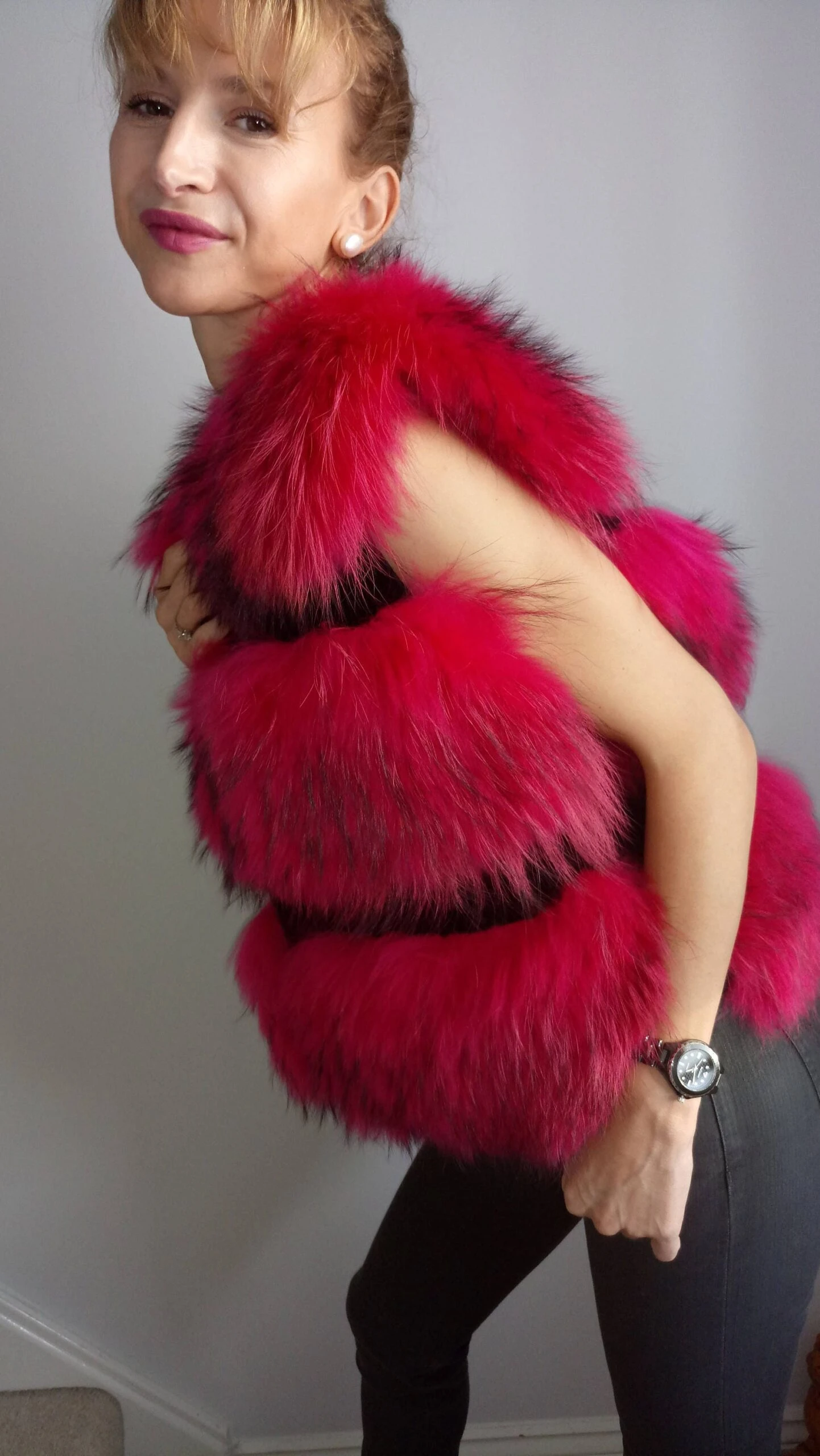 Hot Pink Real Fur Vest Christmas Present In Real Fox Fur. Real Fur Pink Gilet. Very Fluffy Fur Ideal Present. Women Gilet. Small - Medium 5 Hot Pink Real Fur Vest Christmas Present In Real Fox Fur. Real Fur Pink Gilet. Very Fluffy Fur Ideal Present. Women Gilet. Small - Medium - Image 3