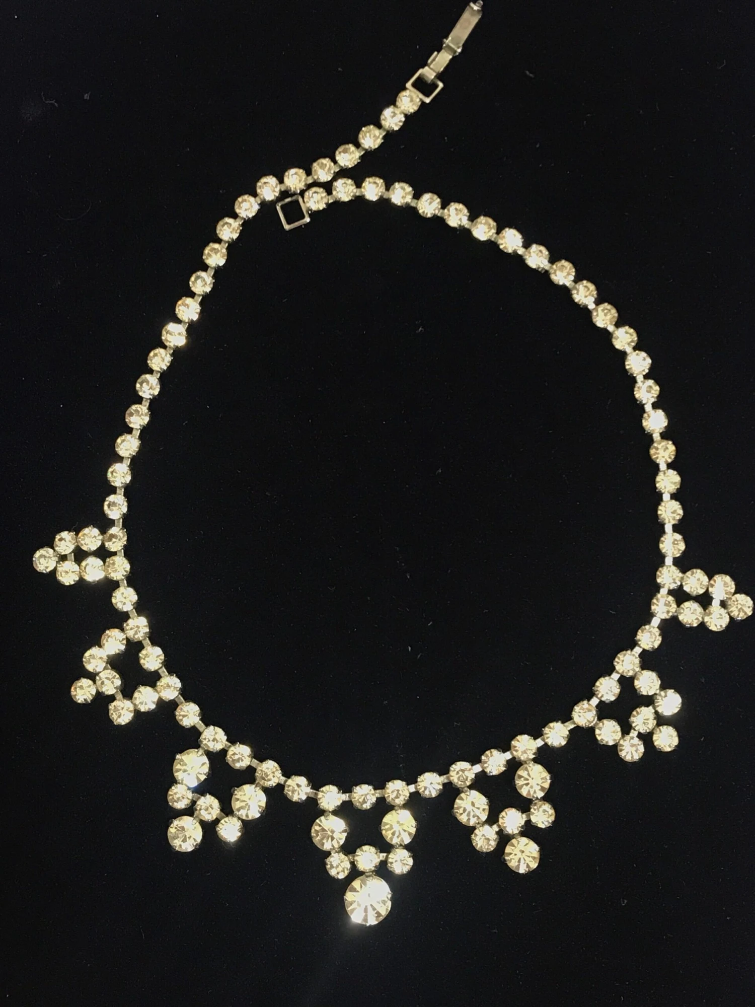 Stunning Super Sparkly 1950s Diamanté Clear Silver Rhinestone Necklace Vintage Christmas Bling 10 Stunning Super Sparkly 1950s Diamanté Clear Silver Rhinestone Necklace Vintage Christmas Bling - Image 8