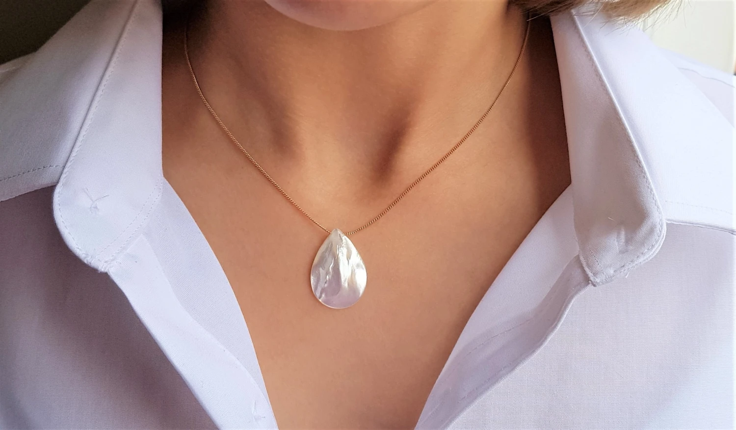 Dainty Rose Gold Filled Necklace Choker Seashell Teardrop Pendant White Christmas Gift. For Her. Boho Art Deco. Womens Accessories Jewelry 4 Dainty Rose Gold Filled Necklace Choker Seashell Teardrop Pendant White Christmas Gift. For Her. Boho Art Deco. Womens Accessories Jewelry - Image 2