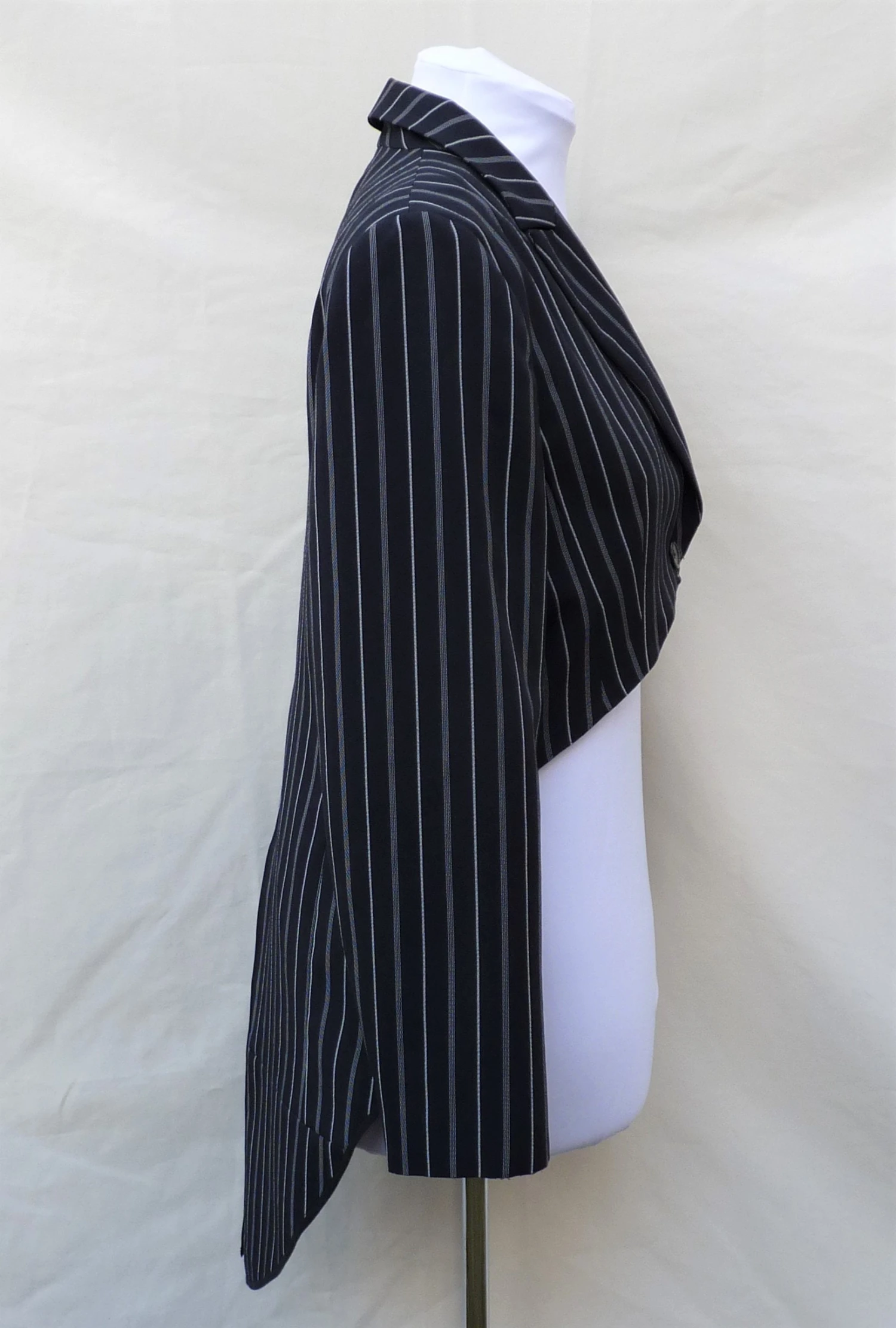 Womens UK 18, US 14 , Eur 46 Upcycled Black And White Striped Tailcoat, Nightmare Before Christmas Jack Skellington Cosplay 5 Womens UK 18, US 14 , Eur 46 Upcycled Black And White Striped Tailcoat, Nightmare Before Christmas Jack Skellington Cosplay - Image 3
