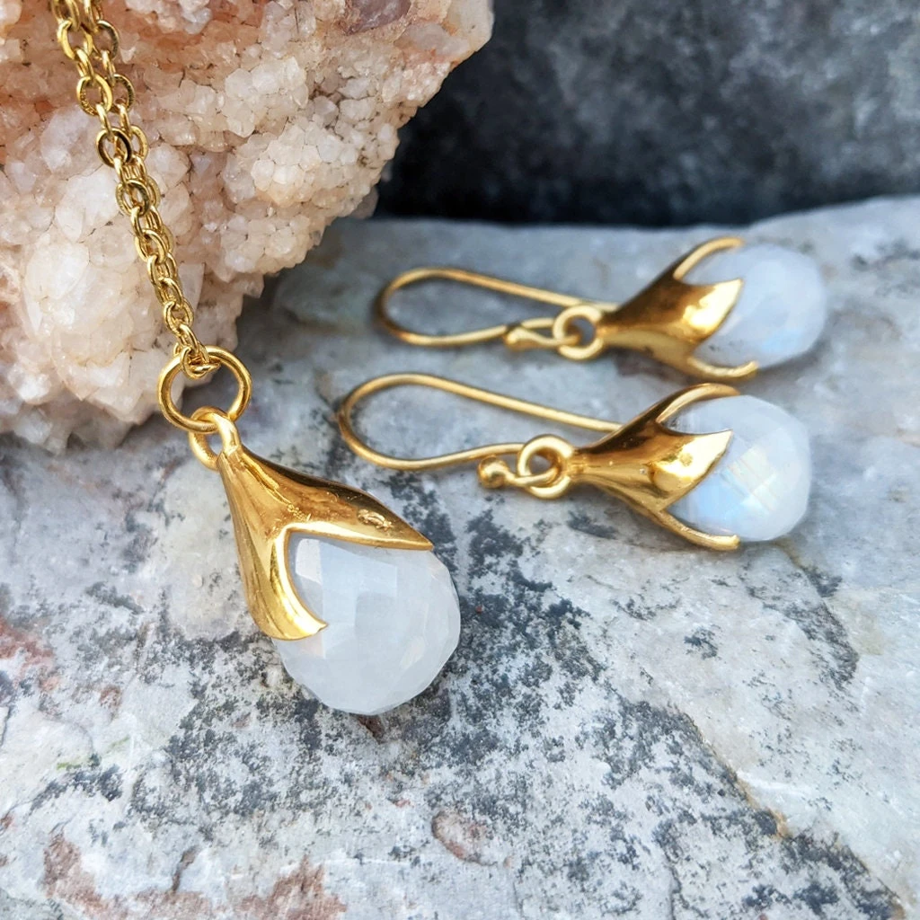 Moonstone Gold Necklace. Natural Gemstone Necklace. Chain Pendant. InkaCreations. Gift For Her. Mother Wife. Birthstone June. Christmas Gift 6 Moonstone Gold Necklace. Natural Gemstone Necklace. Chain Pendant. InkaCreations. Gift For Her. Mother Wife. Birthstone June. Christmas Gift - Image 4