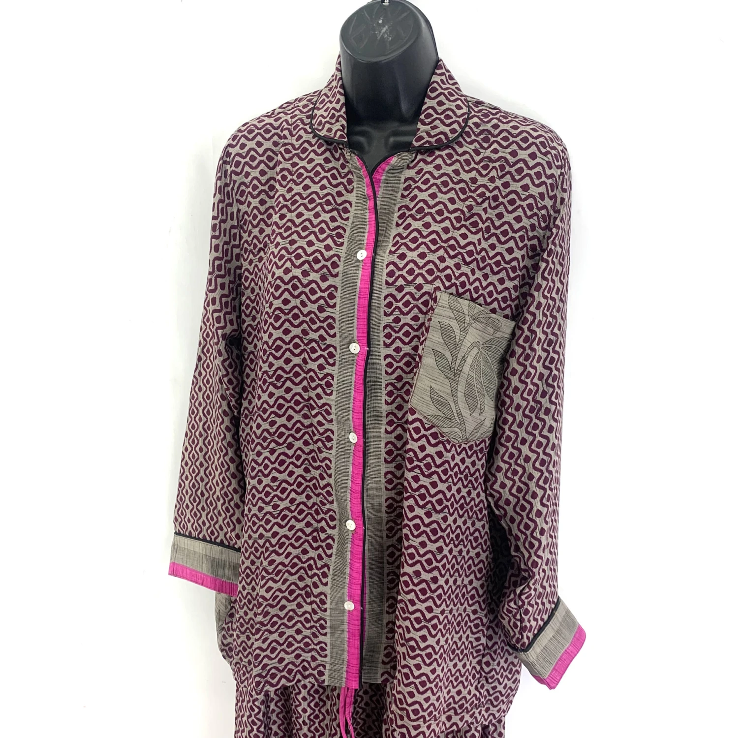 UK-M. Luxury Sari Pyjama Set With Matching Gift Bag. Quality Handmade Nightwear. Perfect Christmas Gift For Your Wife Or Girlfriend. 6 UK-M. Luxury Sari Pyjama Set With Matching Gift Bag. Quality Handmade Nightwear. Perfect Christmas Gift For Your Wife Or Girlfriend. - Image 4