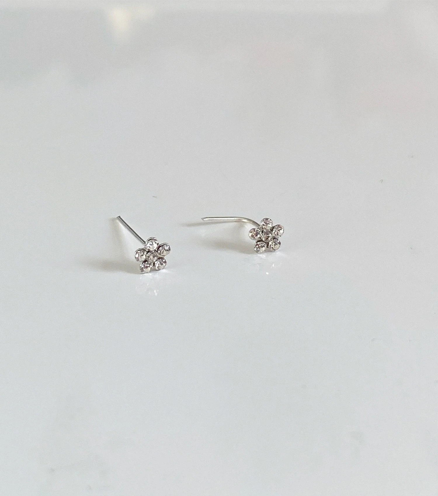 Very Thin 24G Sterling Silver Zirconia Crystal Flower Nose Stud Nose Ring Straight Or L Shape / Christmas Gift / Gift For Her/ 0.5mm 4 Very Thin 24G Sterling Silver Zirconia Crystal Flower Nose Stud Nose Ring Straight Or L Shape / Christmas Gift / Gift For Her/ 0.5mm - Image 2