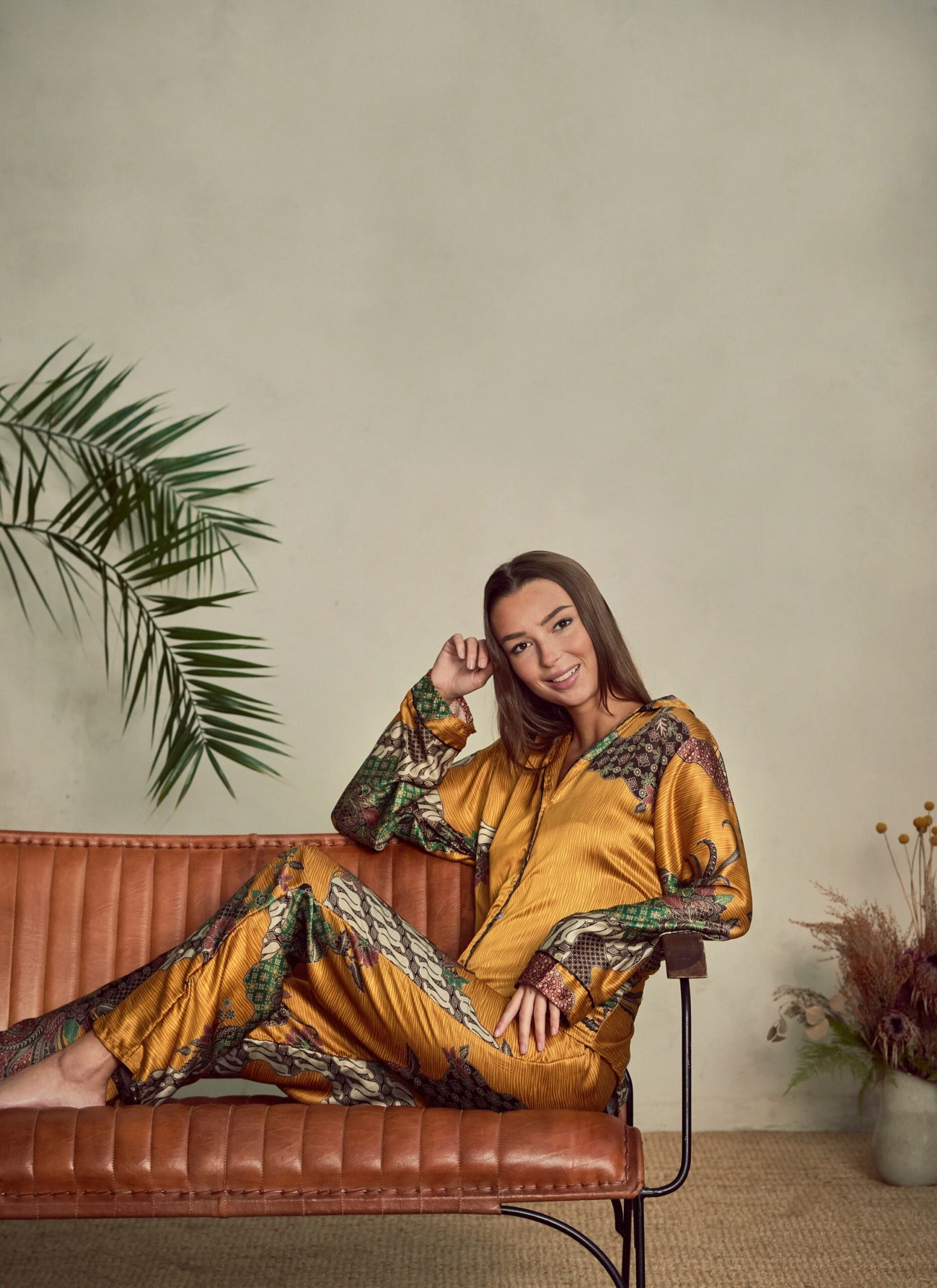 Golden Silk Blend Pyjama Set, Christmas Pyjamas, Christmas Gifts, Satin Pyjamas Gifts For Her, Maru Pyjama Set, Loungewear, Silk Nightwear 6 Golden Silk Blend Pyjama Set, Christmas Pyjamas, Christmas Gifts, Satin Pyjamas Gifts For Her, Maru Pyjama Set, Loungewear, Silk Nightwear - Image 4