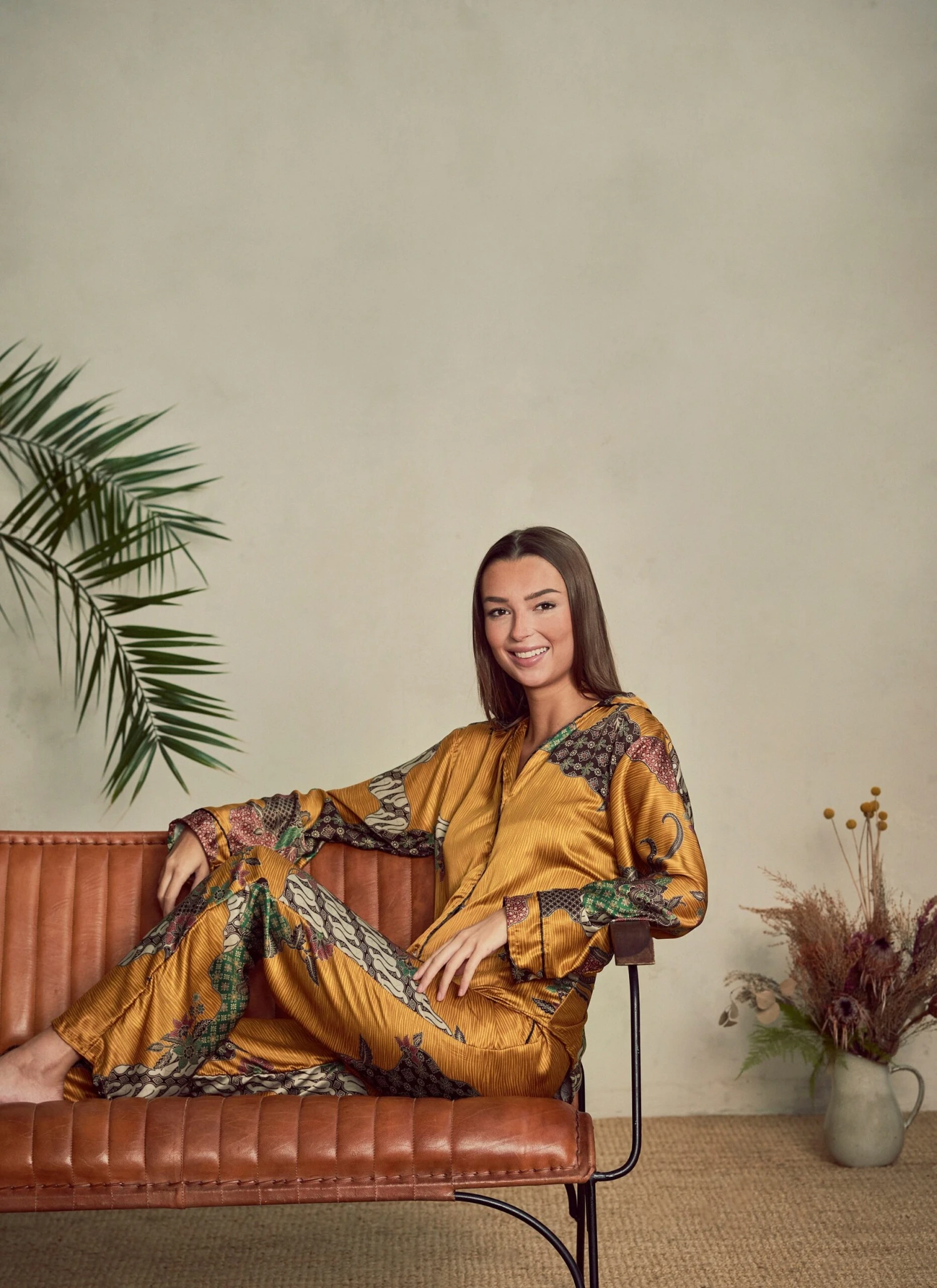 Golden Silk Blend Pyjama Set, Christmas Pyjamas, Christmas Gifts, Satin Pyjamas Gifts For Her, Maru Pyjama Set, Loungewear, Silk Nightwear 5 Golden Silk Blend Pyjama Set, Christmas Pyjamas, Christmas Gifts, Satin Pyjamas Gifts For Her, Maru Pyjama Set, Loungewear, Silk Nightwear - Image 3