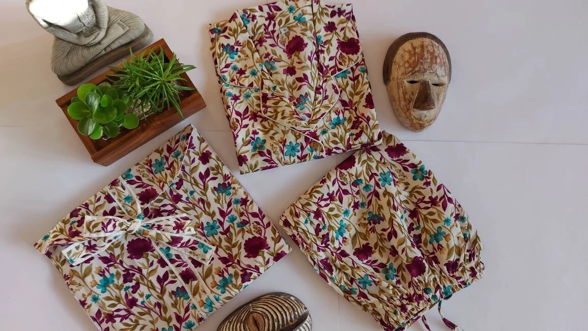 SILK/ COTTON Womens Pyjamas Set, White Floral Pure Cotton Pajamas Full Length Set, Block Printed Pyjamas, Unisex Pyjamas, Christmas Pjs 4 SILK/ COTTON Womens Pyjamas Set, White Floral Pure Cotton Pajamas Full Length Set, Block Printed Pyjamas, Unisex Pyjamas, Christmas Pjs - Image 2