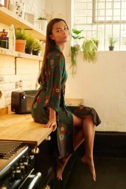 Emerald Kimono Robe, Christmas Gifts, Silk Blend Kimono Dressing Gown, Vintage Kimono, Bridesmaid Robes, Bridal Robe, Marul Oungewear