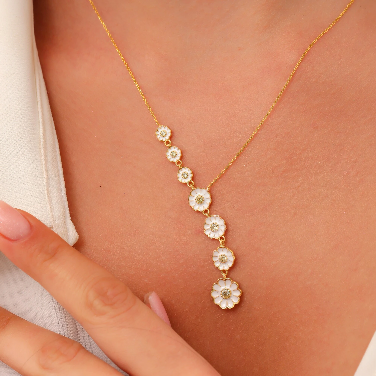 Sterling Silver Daisy Necklace, Gift For Mum,Christmas Gift Necklace, Best Friend Gift Neklace, Multi Daisy Necklace,Disy Flower Necklace 4 Sterling Silver Daisy Necklace, Gift For Mum,Christmas Gift Necklace, Best Friend Gift Neklace, Multi Daisy Necklace,Disy Flower Necklace - Image 2