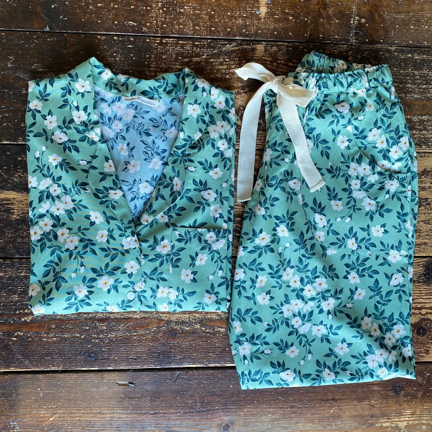 Bramble Print Pyjamas * Womens Pyjamas 100% Organic Cotton, Sleepwear, Women's Traditional Pyjamas, Christmas Pyjama Set Gifts Size M Only 3 Bramble Print Pyjamas * Womens Pyjamas 100% Organic Cotton, Sleepwear, Women's Traditional Pyjamas, Christmas Pyjama Set Gifts Size M Only