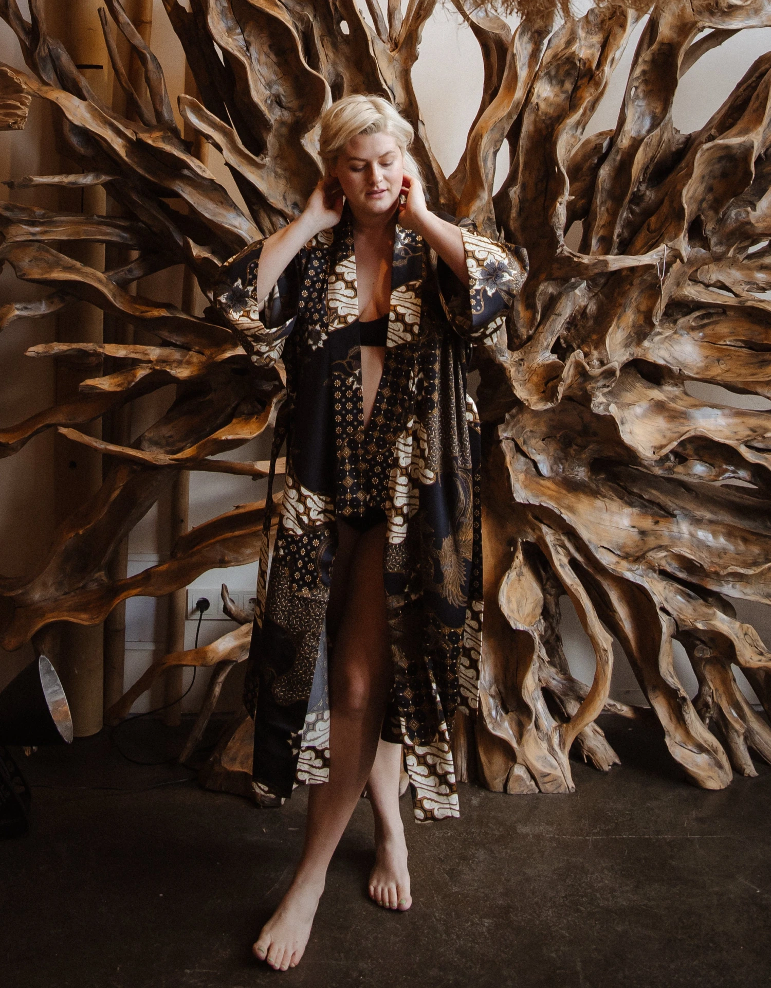 Plus Size Dressing Gown, Black Silk Blend Kimonos For Curvy Women, Long Satin Robe, Christmas Gift For Wife Girlfriend Mom Sister 8 Plus Size Dressing Gown, Black Silk Blend Kimonos For Curvy Women, Long Satin Robe, Christmas Gift For Wife Girlfriend Mom Sister - Image 6