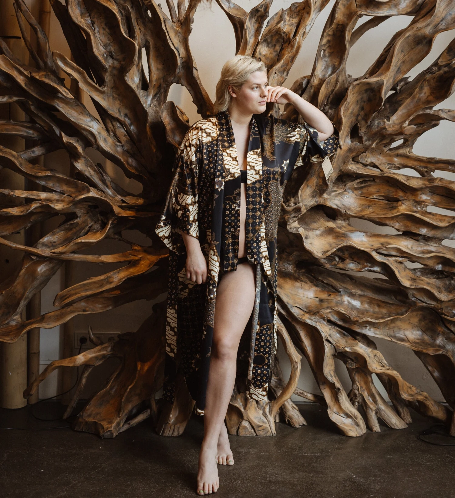 Plus Size Dressing Gown, Black Silk Blend Kimonos For Curvy Women, Long Satin Robe, Christmas Gift For Wife Girlfriend Mom Sister 3 Plus Size Dressing Gown, Black Silk Blend Kimonos For Curvy Women, Long Satin Robe, Christmas Gift For Wife Girlfriend Mom Sister