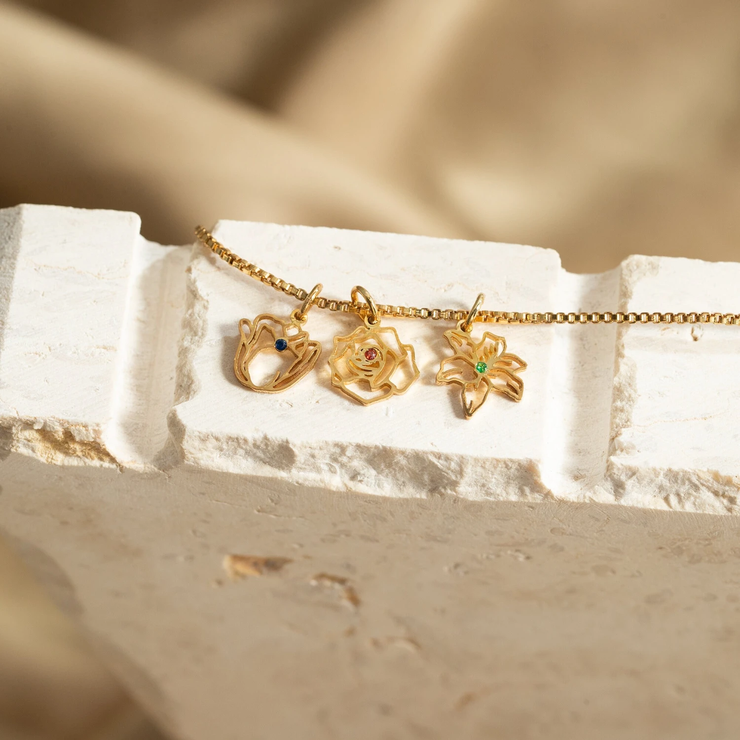 Birth Flower Necklace, Combined Birth Flower Necklace, Bridesmaids Gift, Birth Flower Jewelry, Personalised Necklace, Christmas Gift For Her 6 Birth Flower Necklace, Combined Birth Flower Necklace, Bridesmaids Gift, Birth Flower Jewelry, Personalised Necklace, Christmas Gift For Her - Image 4