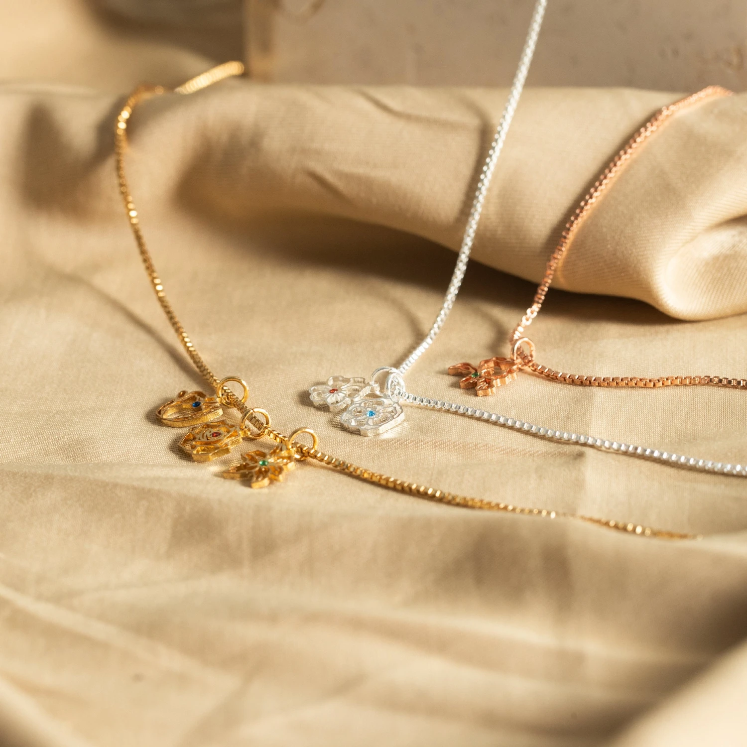 Birth Flower Necklace, Combined Birth Flower Necklace, Bridesmaids Gift, Birth Flower Jewelry, Personalised Necklace, Christmas Gift For Her 7 Birth Flower Necklace, Combined Birth Flower Necklace, Bridesmaids Gift, Birth Flower Jewelry, Personalised Necklace, Christmas Gift For Her - Image 5